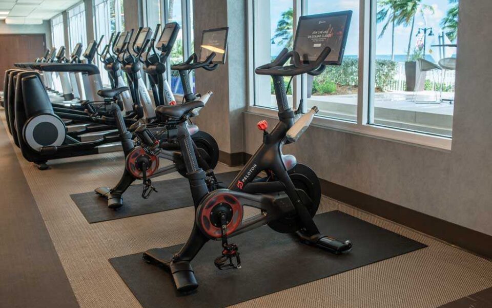 four sets of exercise bicycles in the fitness studio